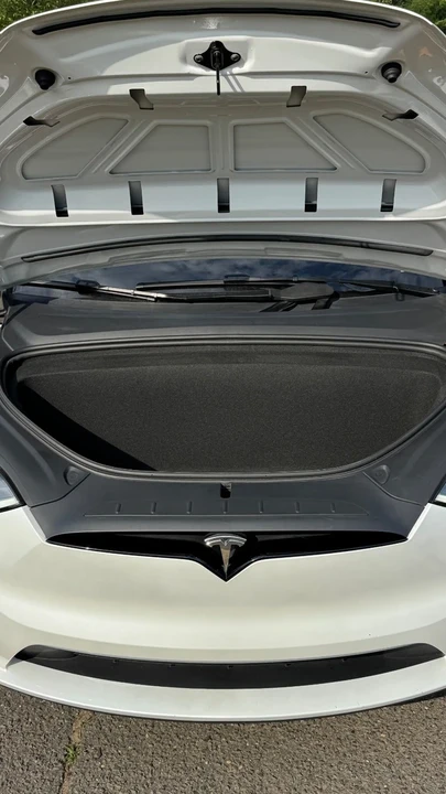 2023 Tesla Model X - Image 19 of 21