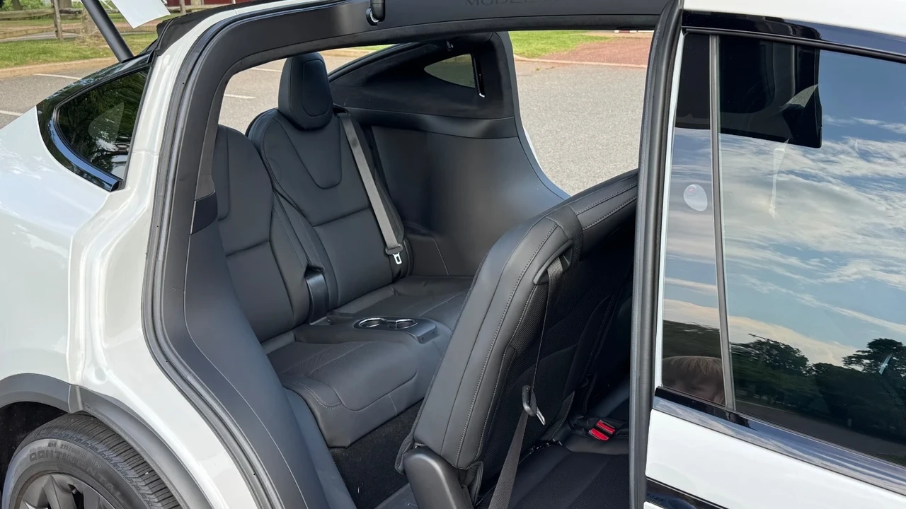 2023 Tesla Model X - Image 3 of 21