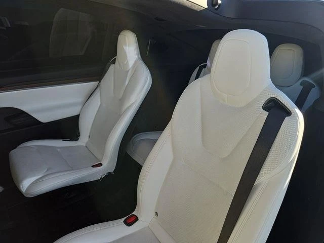 2023 Tesla Model X - Image 7 of 8