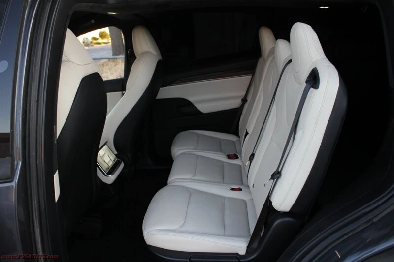 2023 Tesla Model X - Image 10 of 23