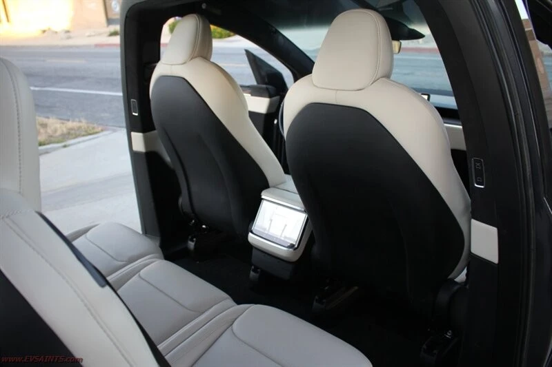2023 Tesla Model X - Image 12 of 23