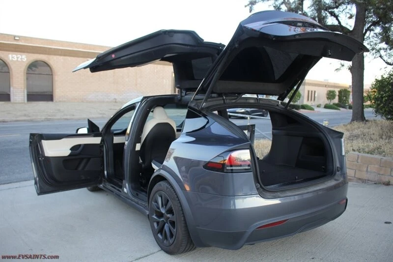 2023 Tesla Model X - Image 15 of 23