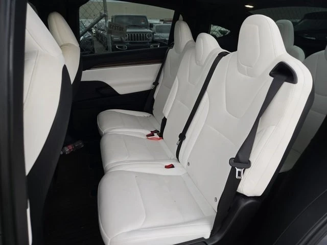2023 Tesla Model X - Image 5 of 5