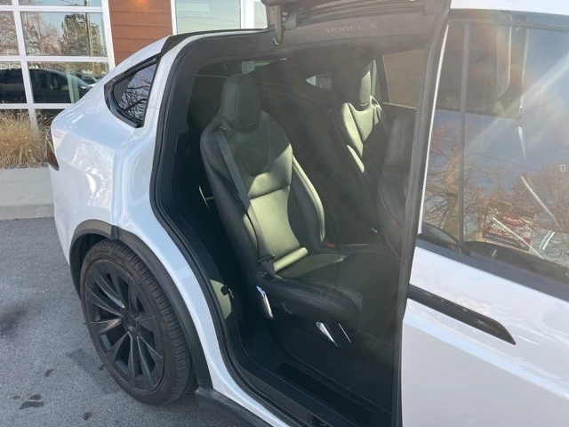 2023 Tesla Model X - Image 17 of 21