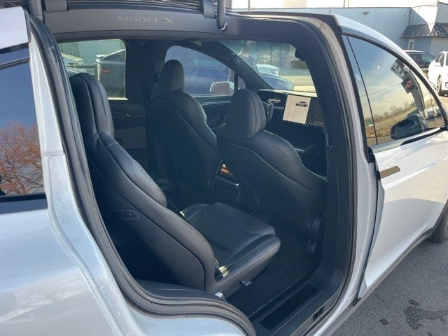 2023 Tesla Model X - Image 18 of 21