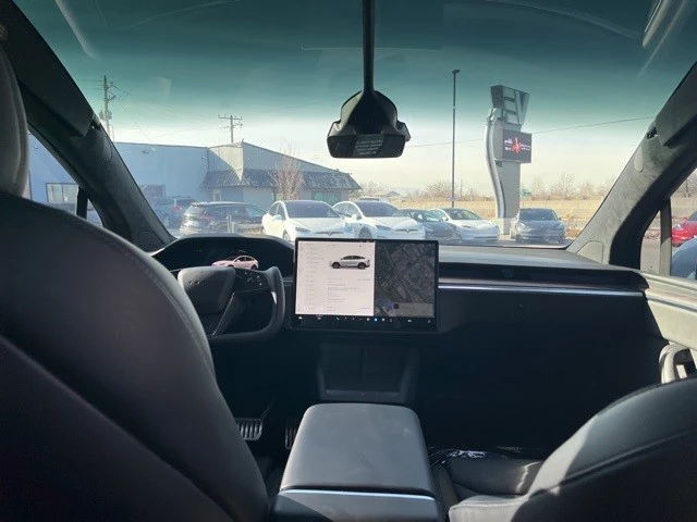 2023 Tesla Model X - Image 19 of 21