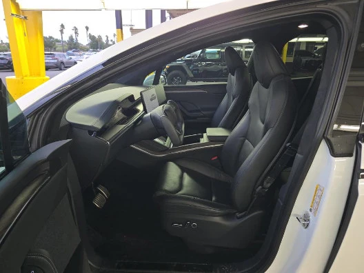 2023 Tesla Model X - Image 5 of 7