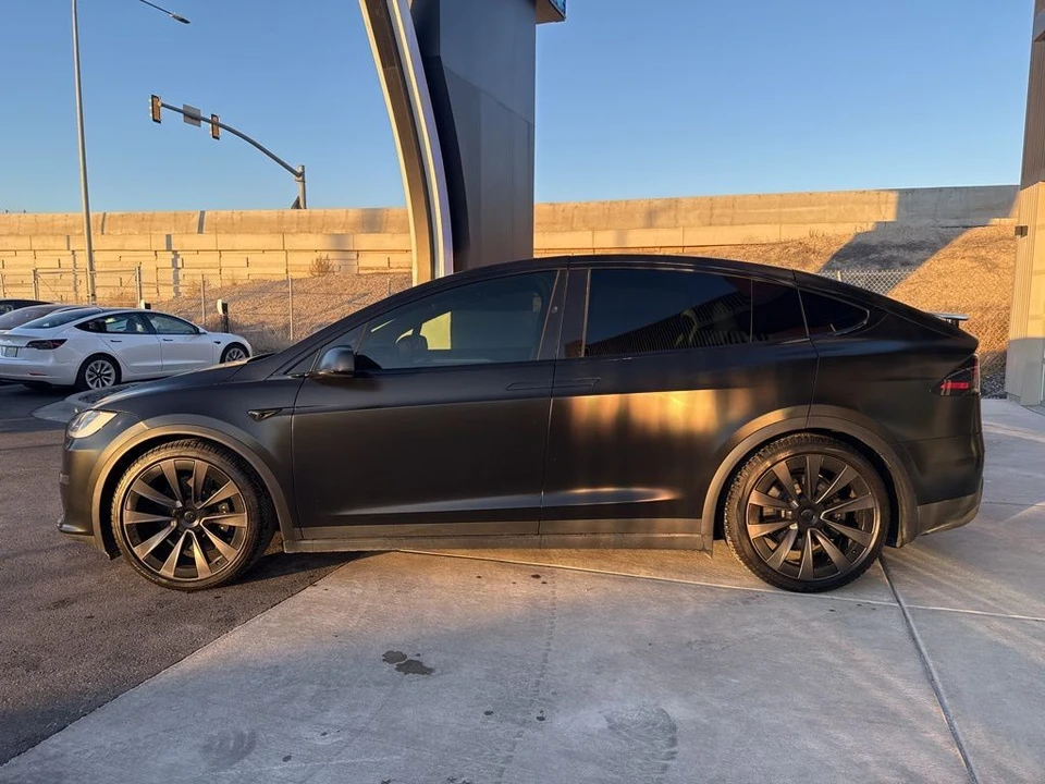 2023 Tesla Model X - Image 4 of 21