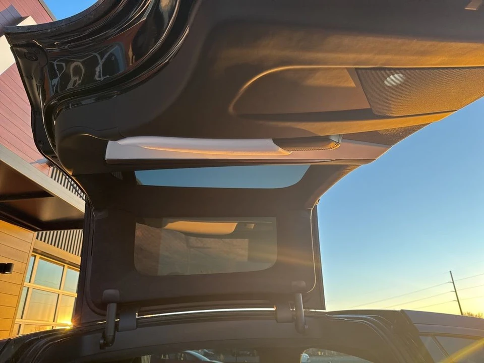 2023 Tesla Model X - Image 15 of 21