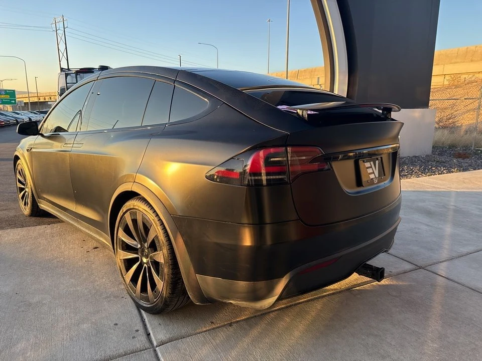 2023 Tesla Model X - Image 5 of 21
