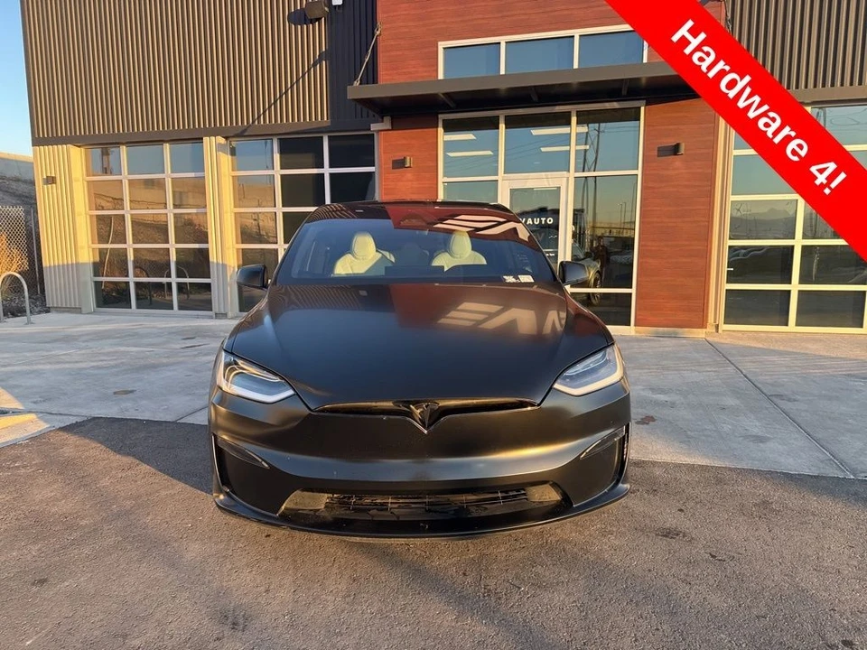 2023 Tesla Model X - Image 2 of 21