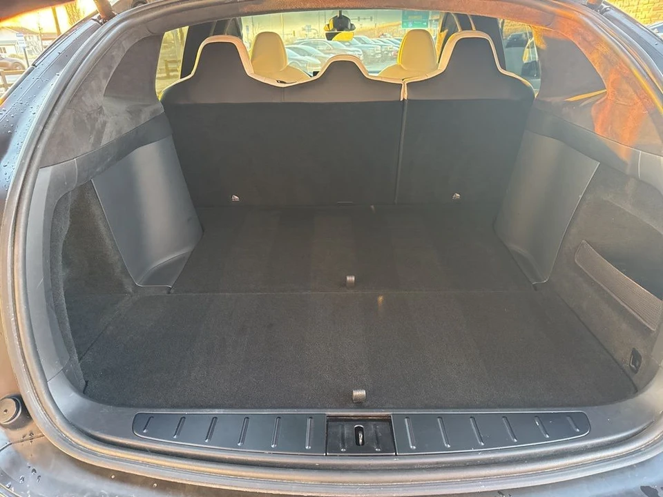 2023 Tesla Model X - Image 14 of 21