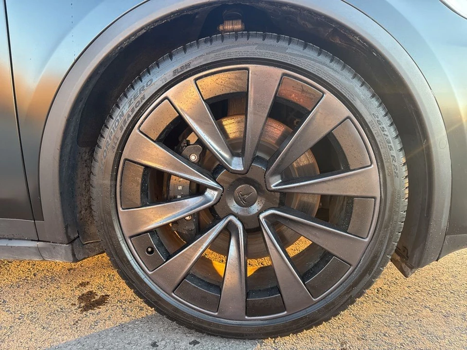 2023 Tesla Model X - Image 9 of 21