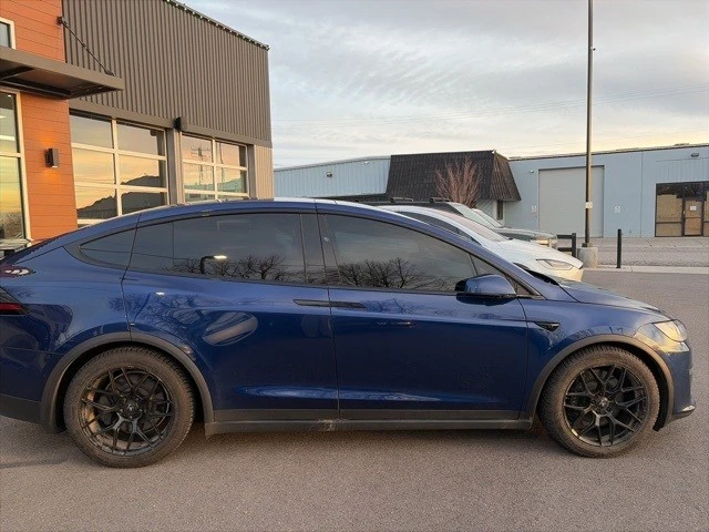 2023 Tesla Model X - Image 9 of 21