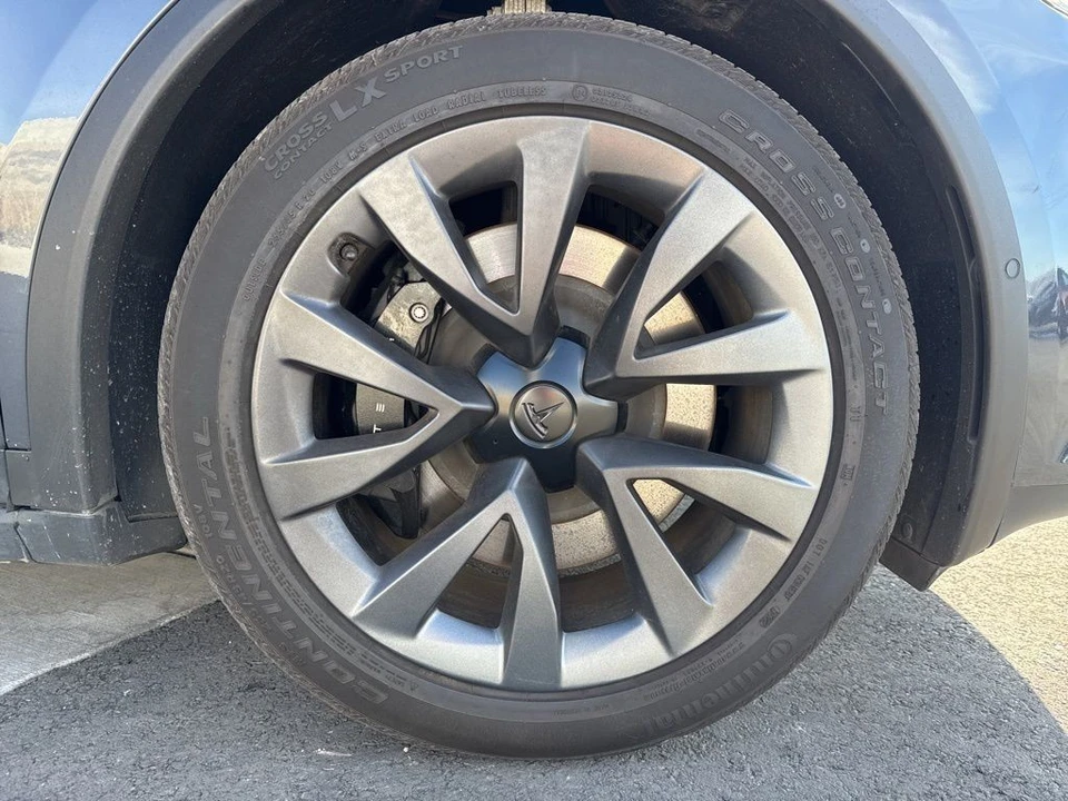 2023 Tesla Model X - Image 9 of 21