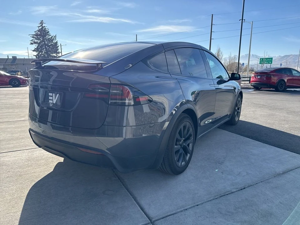 2023 Tesla Model X - Image 7 of 21