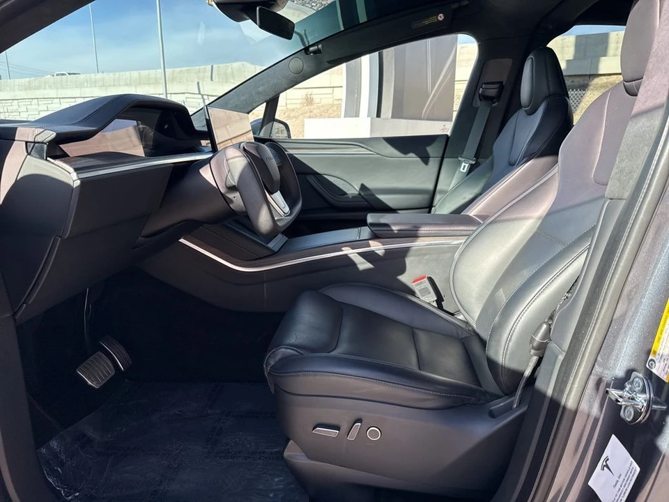 2023 Tesla Model X - Image 12 of 21