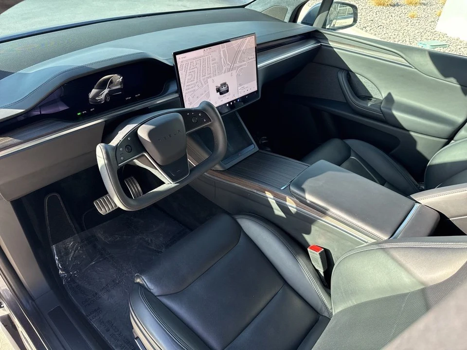 2023 Tesla Model X - Image 11 of 21