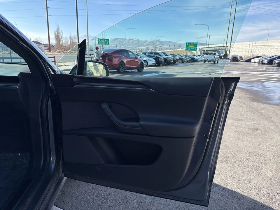 2023 Tesla Model X - Image 21 of 21