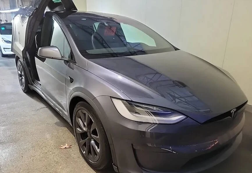 2023 Tesla Model X - Image 6 of 11