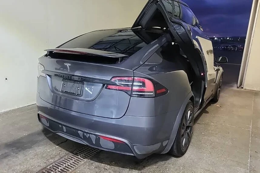2023 Tesla Model X - Image 3 of 11