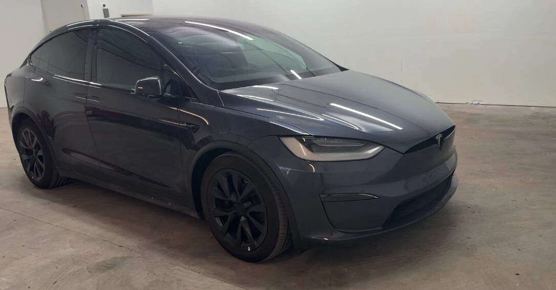 2023 Tesla Model X - Image 4 of 12