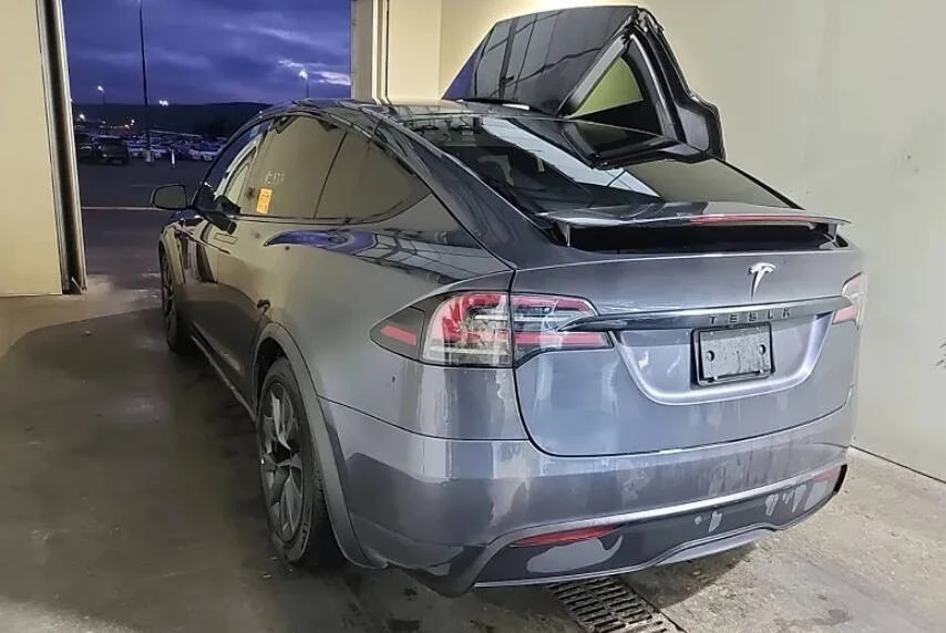 2023 Tesla Model X - Image 7 of 11