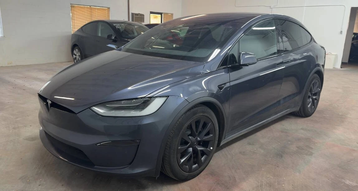 2023 Tesla Model X - Image 2 of 12