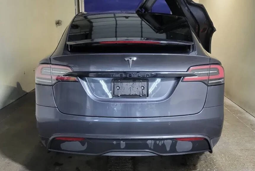 2023 Tesla Model X - Image 5 of 11