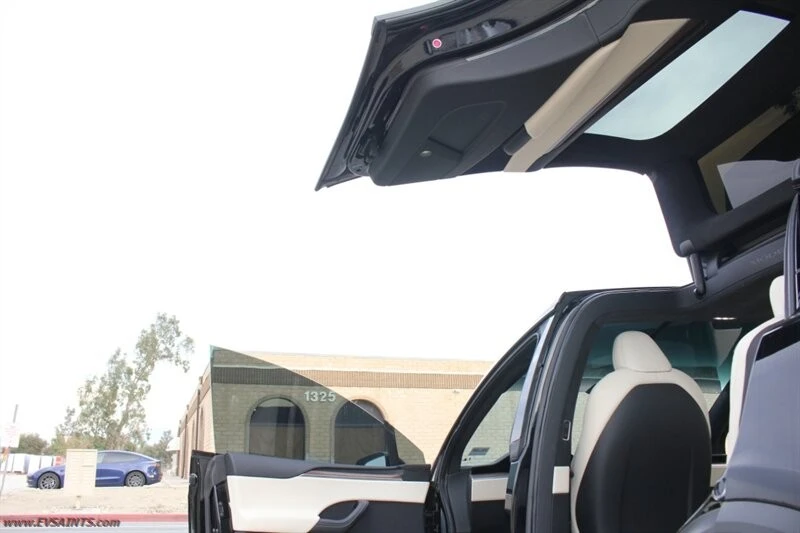 2023 Tesla Model X - Image 16 of 21