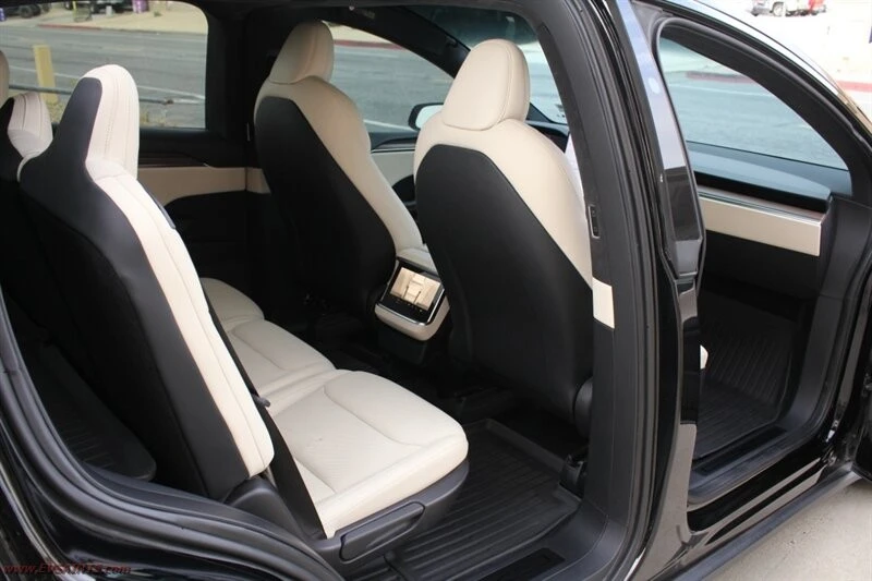 2023 Tesla Model X - Image 12 of 21