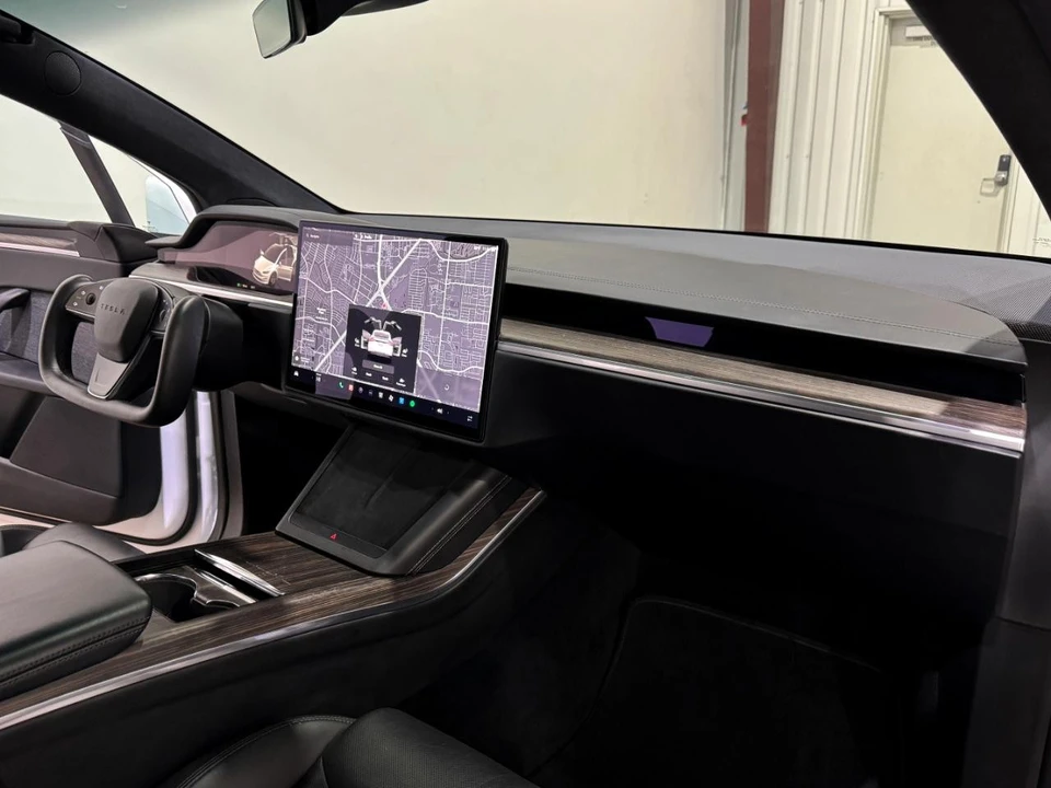 2023 Tesla Model X - Image 12 of 12