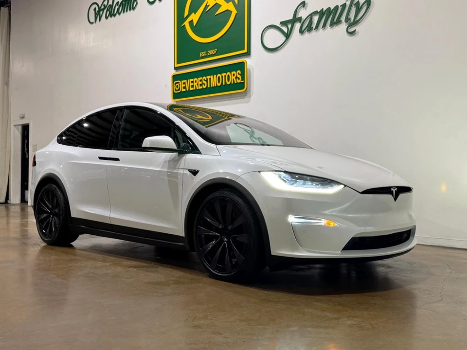 2023 Tesla Model X - Image 2 of 12