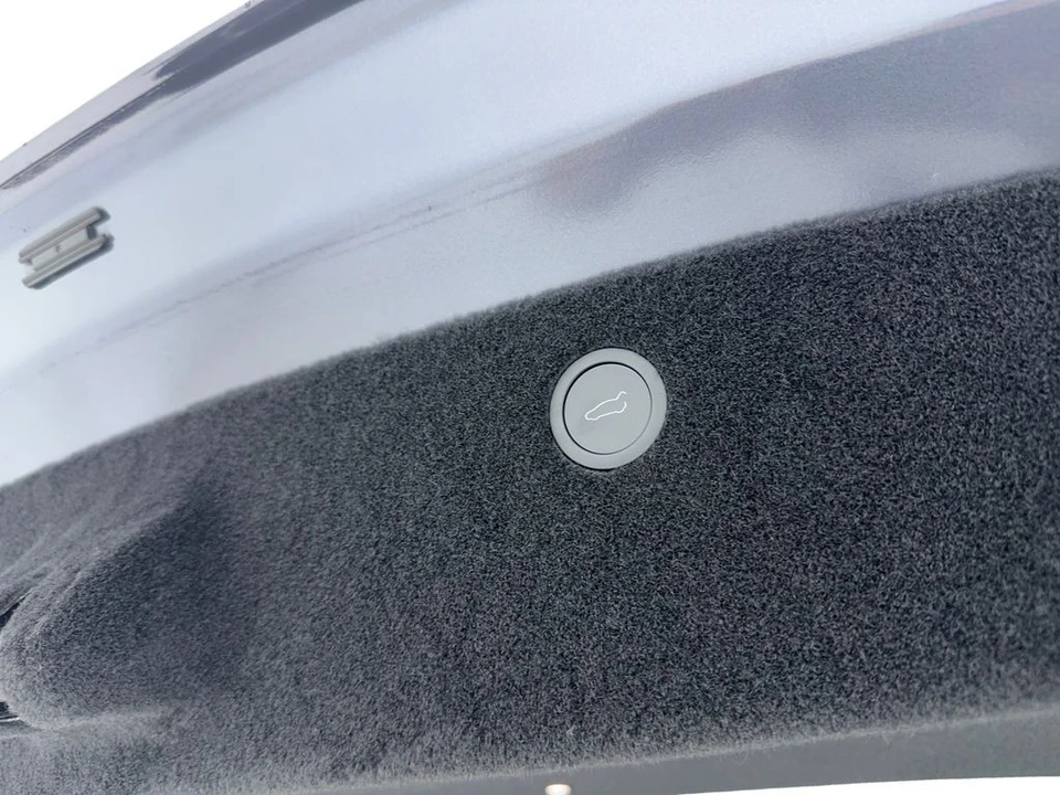 2023 Tesla Model X - Image 12 of 12