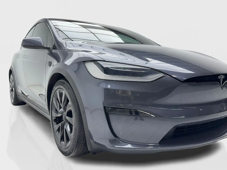 2023 Tesla Model X - Image 2 of 12