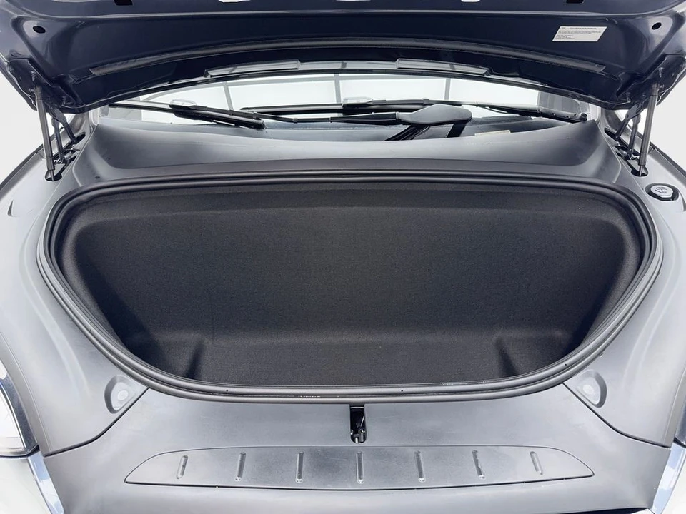 2023 Tesla Model X - Image 10 of 12