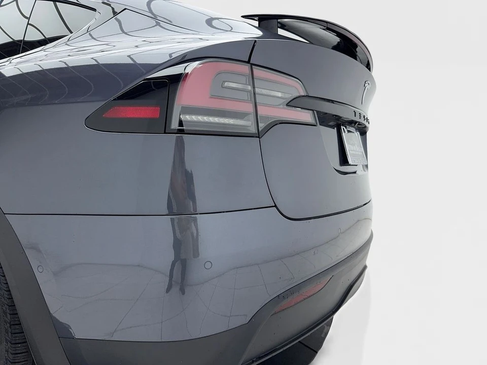 2023 Tesla Model X - Image 7 of 12