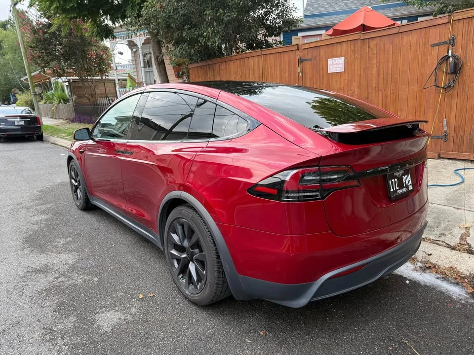 2023 Tesla Model X - Image 4 of 10