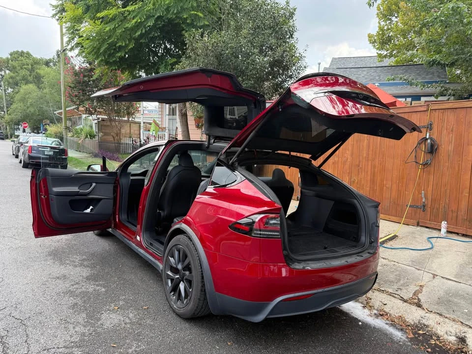 2023 Tesla Model X - Image 6 of 10