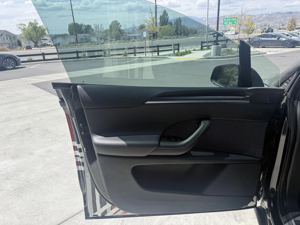 2023 Tesla Model X Plaid - Image 11 of 21