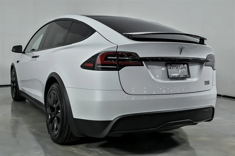 2023 Tesla Model X Plaid - Image 10 of 12