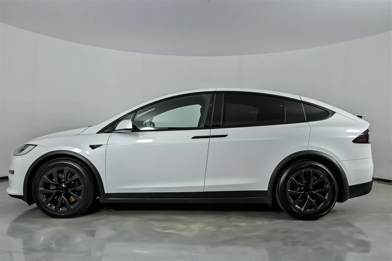 2023 Tesla Model X Plaid - Image 8 of 12