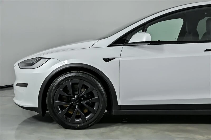 2023 Tesla Model X Plaid - Image 7 of 12
