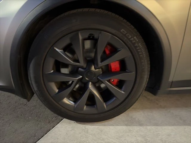 2023 Tesla Model X Plaid - Image 9 of 21