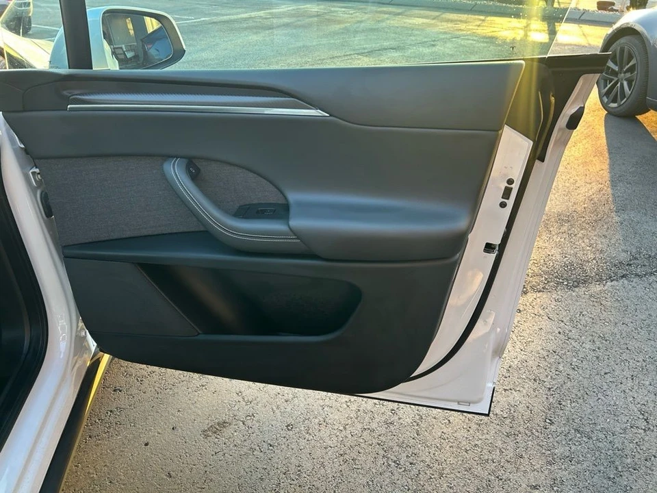 2023 Tesla Model X Plaid - Image 14 of 19