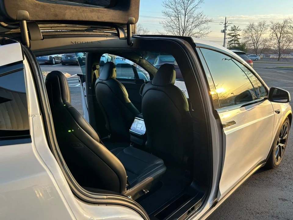 2023 Tesla Model X Plaid - Image 9 of 19