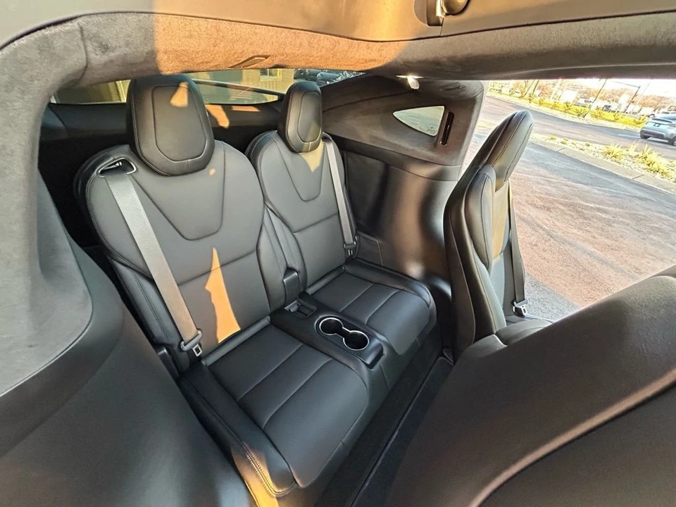 2023 Tesla Model X Plaid - Image 10 of 19