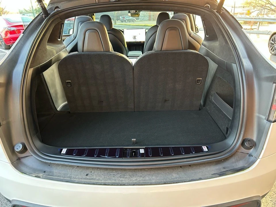 2023 Tesla Model X Plaid - Image 8 of 19