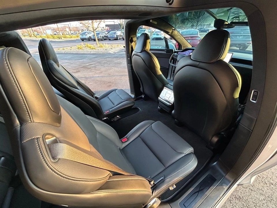 2023 Tesla Model X Plaid - Image 11 of 19