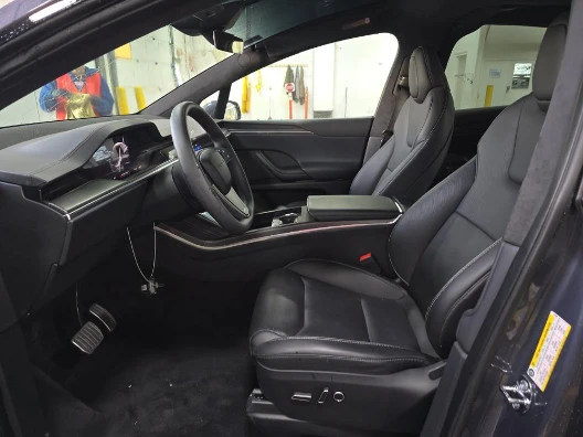 2023 Tesla Model X Plaid - Image 5 of 6